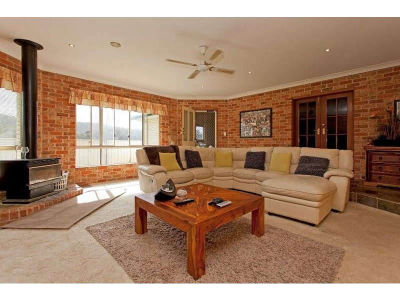 537 Collins Street, Lavington NSW 2641