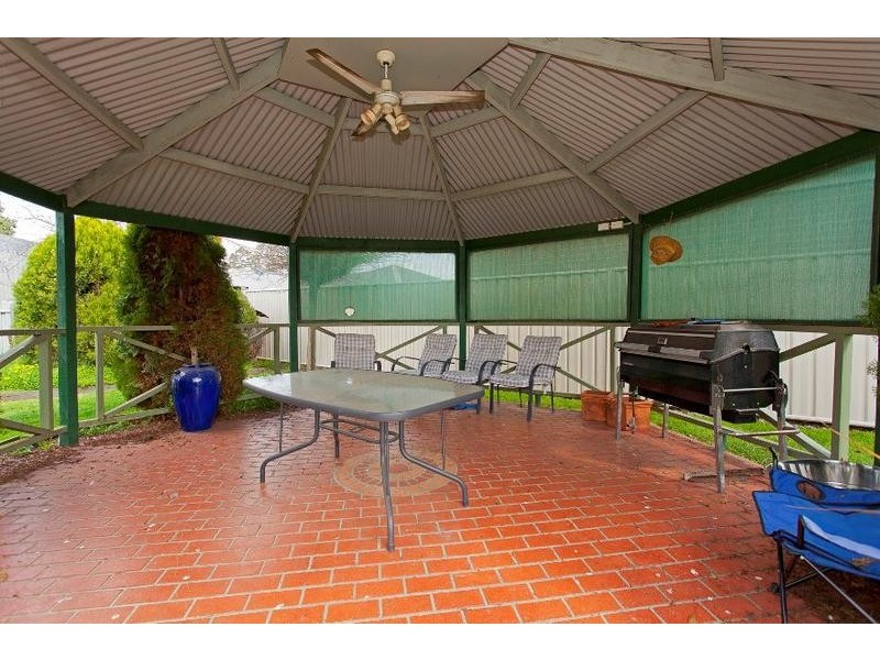 537 Collins Street, Lavington NSW 2641