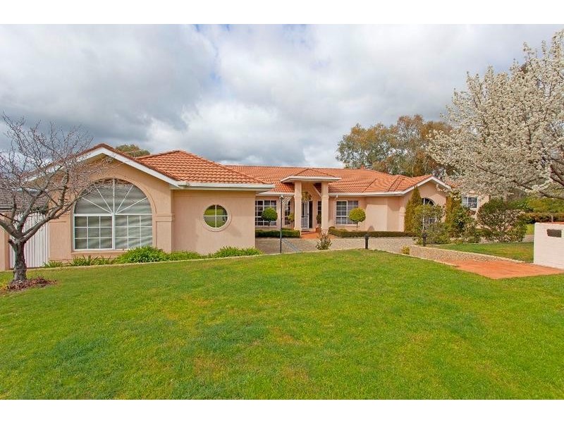 6 The Meadow, Thurgoona NSW 2640