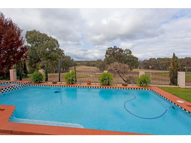6 The Meadow, Thurgoona NSW 2640