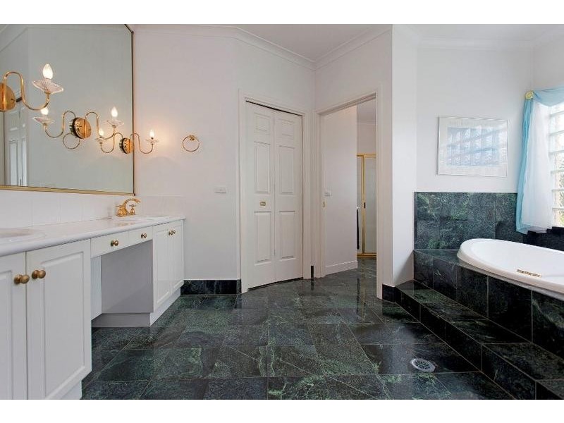 6 The Meadow, Thurgoona NSW 2640