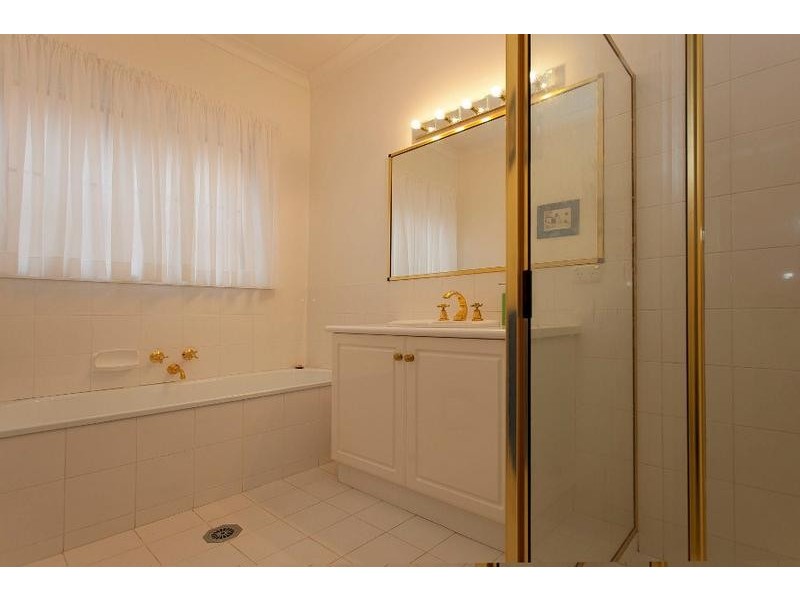 6 The Meadow, Thurgoona NSW 2640