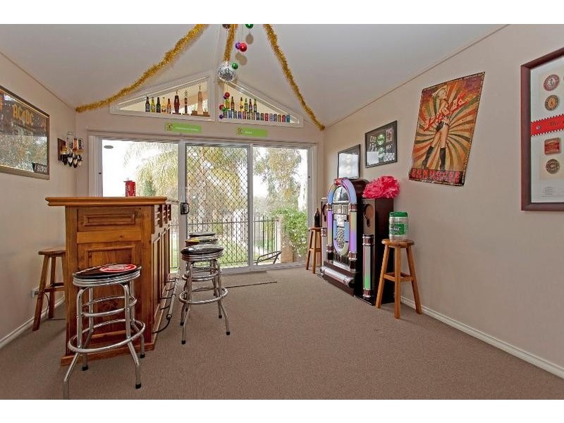 6 The Meadow, Thurgoona NSW 2640