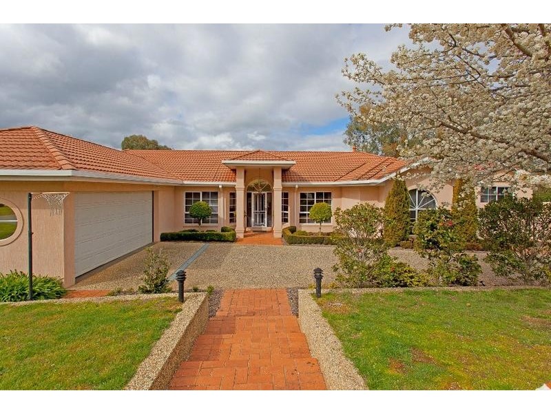 6 The Meadow, Thurgoona NSW 2640