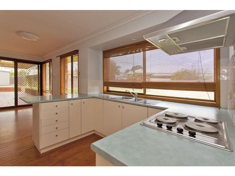8 Ditmann Place, Lavington NSW 2641