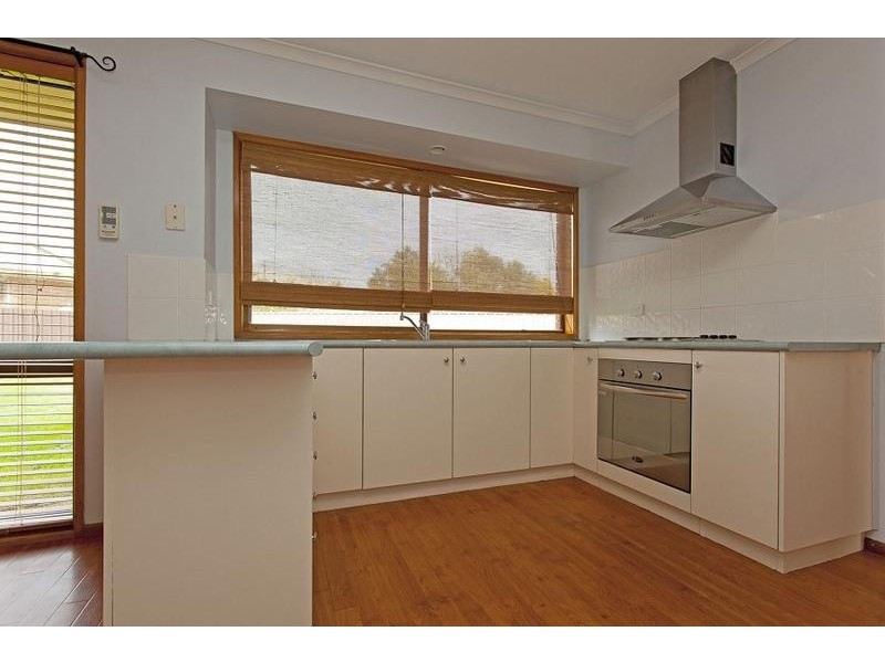 8 Ditmann Place, Lavington NSW 2641