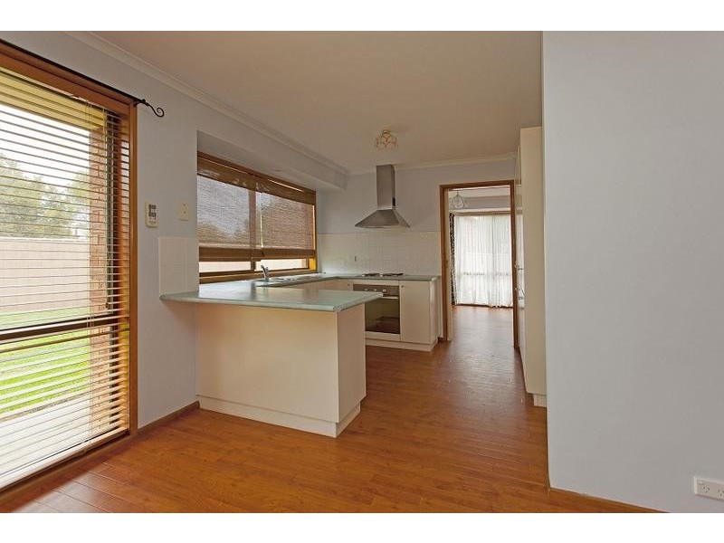 8 Ditmann Place, Lavington NSW 2641