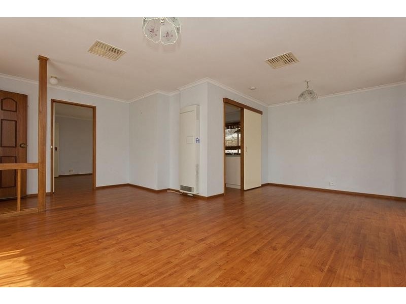 8 Ditmann Place, Lavington NSW 2641