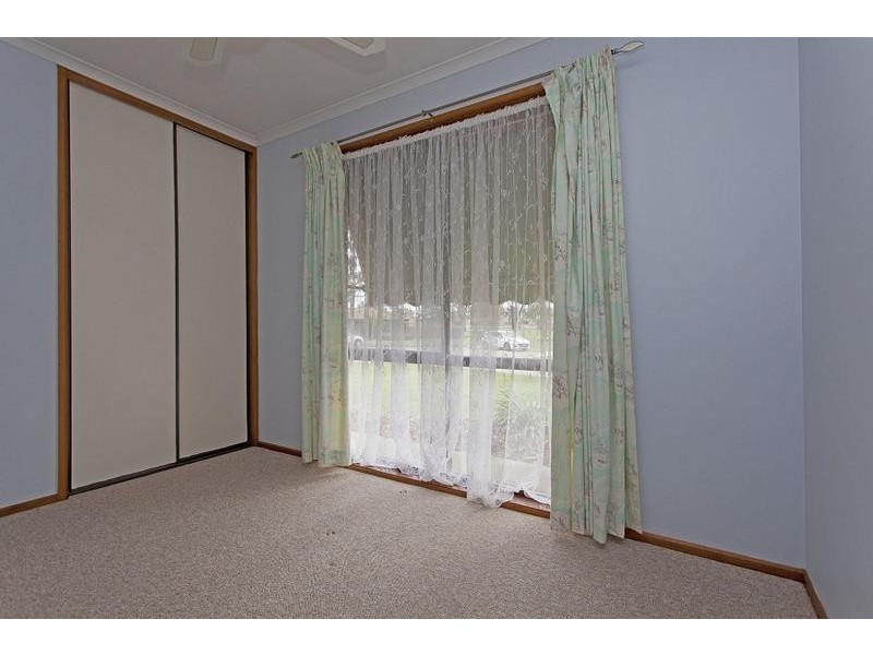 8 Ditmann Place, Lavington NSW 2641