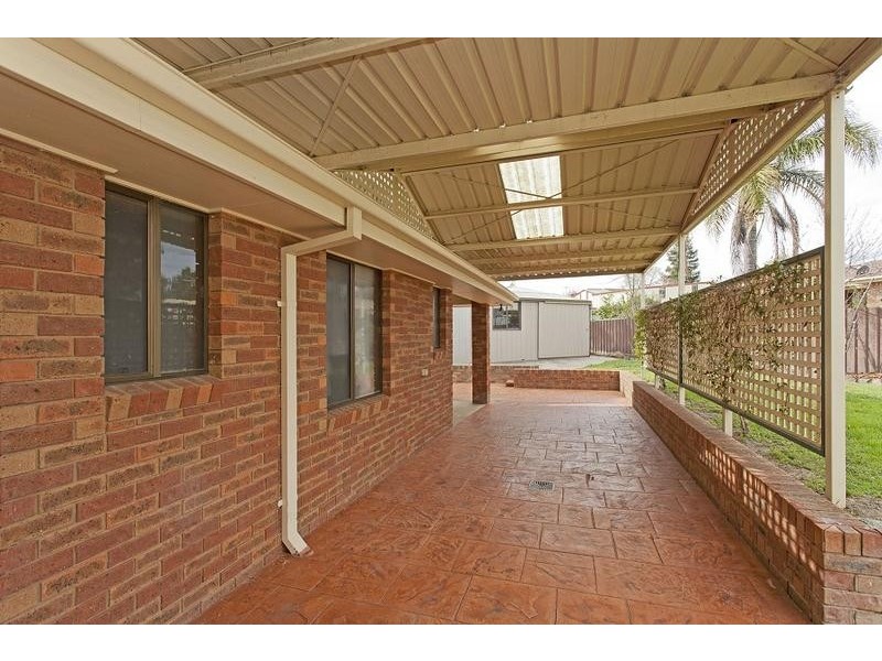 8 Ditmann Place, Lavington NSW 2641