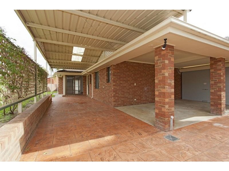 8 Ditmann Place, Lavington NSW 2641
