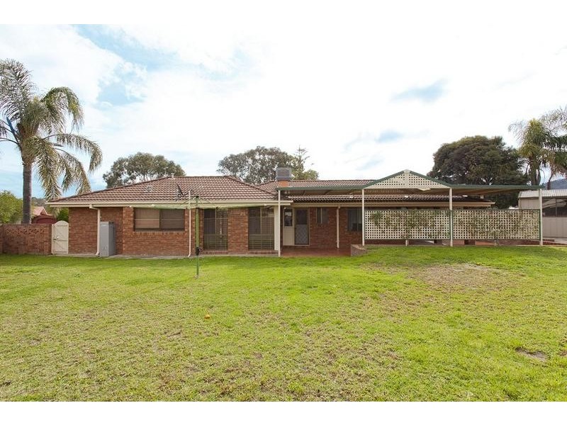 8 Ditmann Place, Lavington NSW 2641