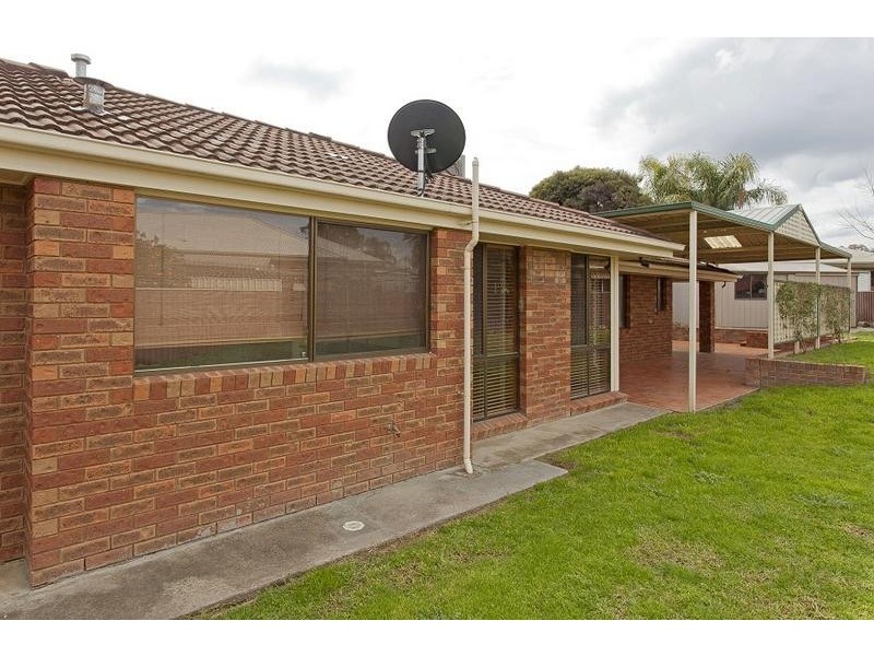 8 Ditmann Place, Lavington NSW 2641