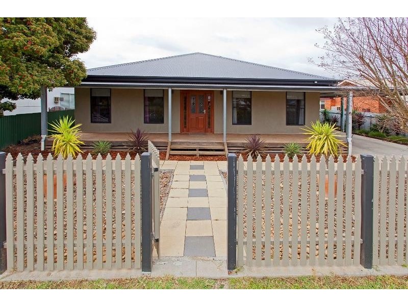 558 Moffat Street, Lavington NSW 2641