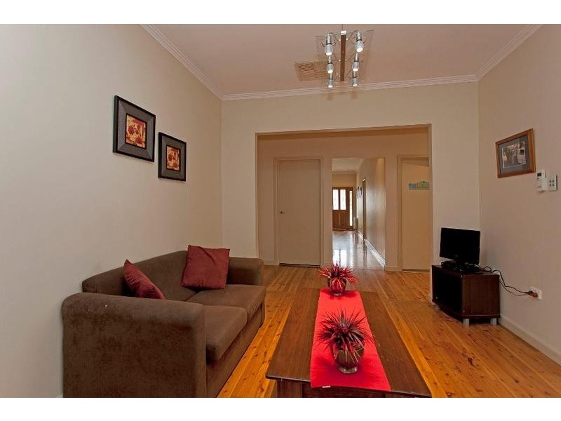 558 Moffat Street, Lavington NSW 2641