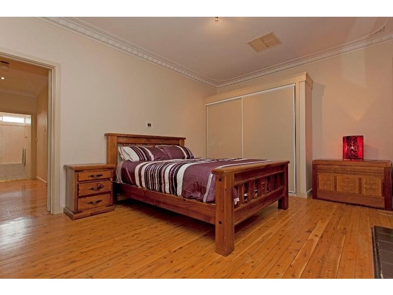 558 Moffat Street, Lavington NSW 2641