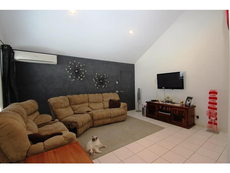 33 Kurrajong Crescent, West Albury NSW 2640