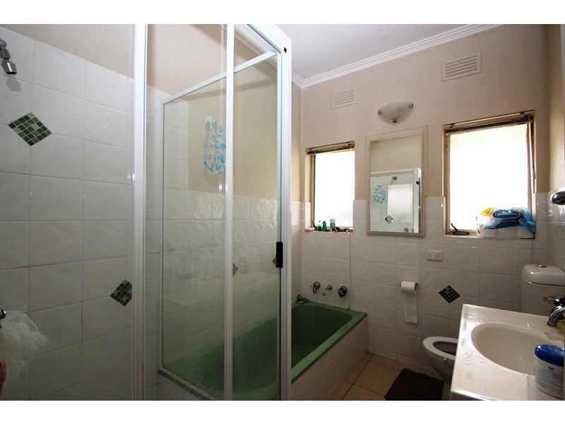 582 Poole Street, Albury NSW 2640