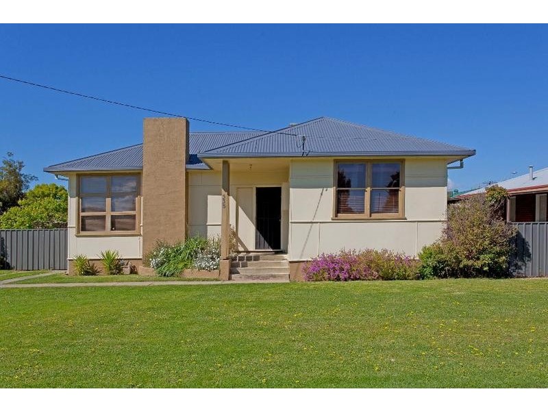 335 Curlew Crescent, North Albury NSW 2640