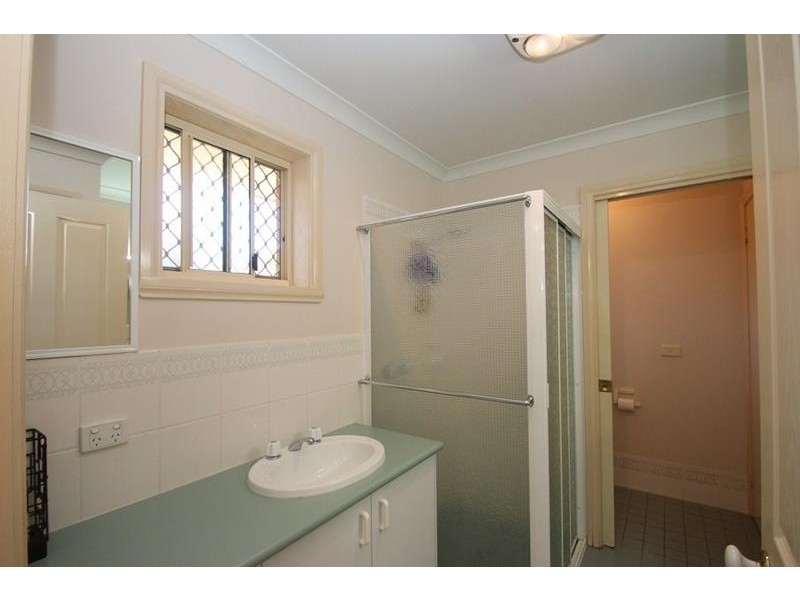 4/2 Owen Court, Lavington NSW 2641