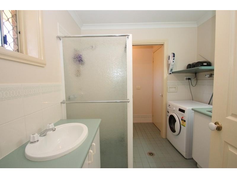 4/2 Owen Court, Lavington NSW 2641