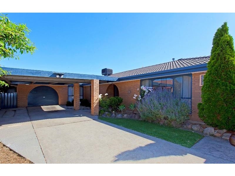 486 Laramee Drive, Lavington NSW 2641