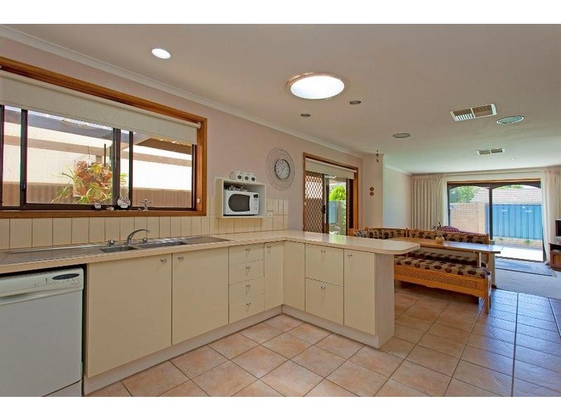 486 Laramee Drive, Lavington NSW 2641