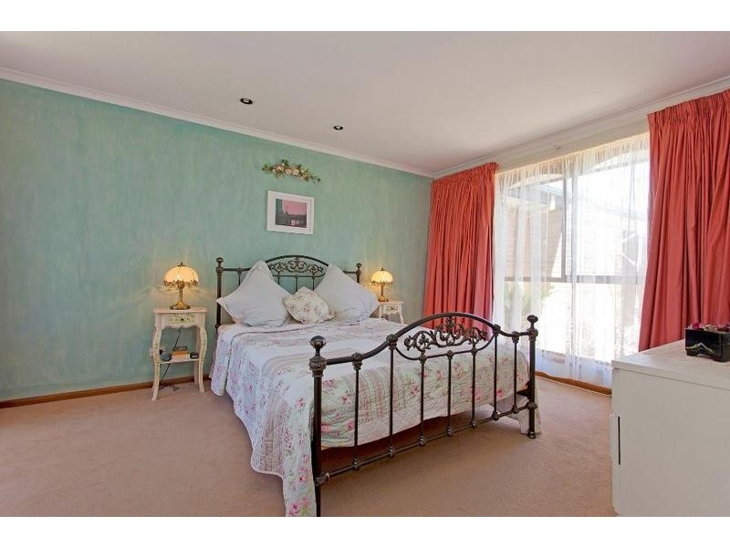 486 Laramee Drive, Lavington NSW 2641