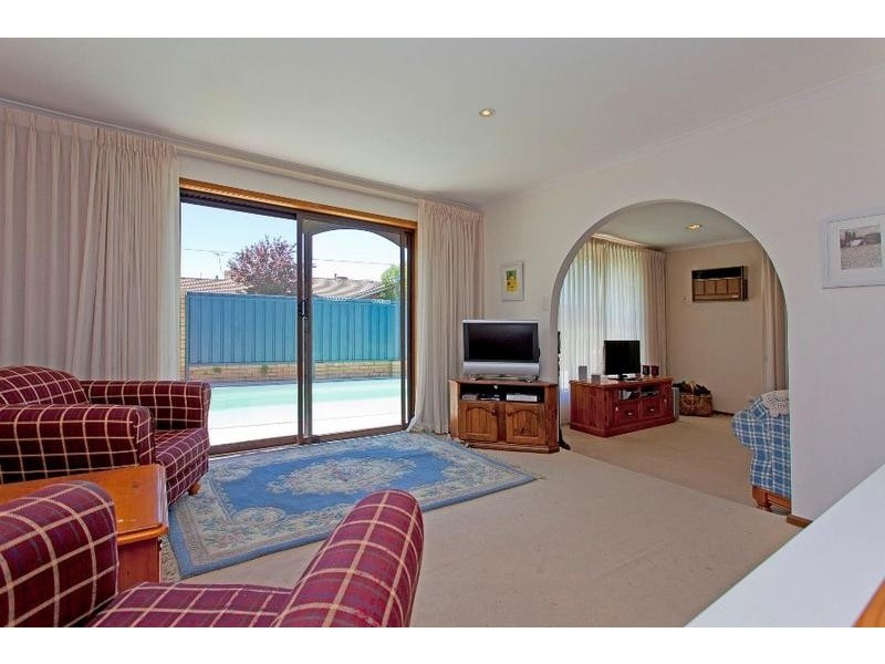 486 Laramee Drive, Lavington NSW 2641
