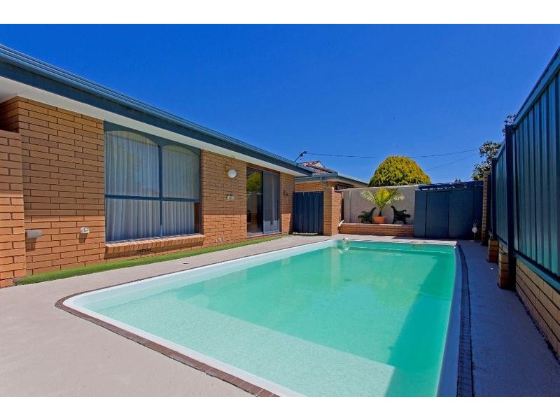 486 Laramee Drive, Lavington NSW 2641