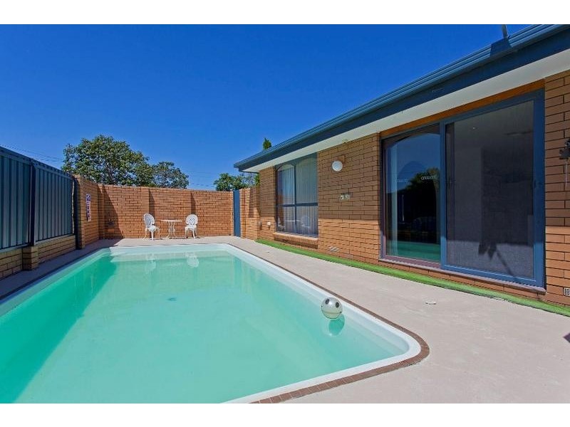 486 Laramee Drive, Lavington NSW 2641