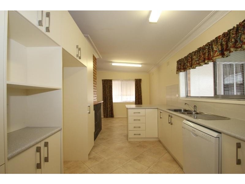 364 Eden Street, Lavington NSW 2641