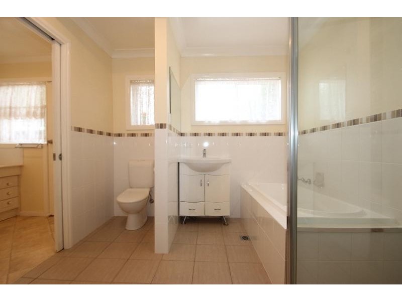 364 Eden Street, Lavington NSW 2641