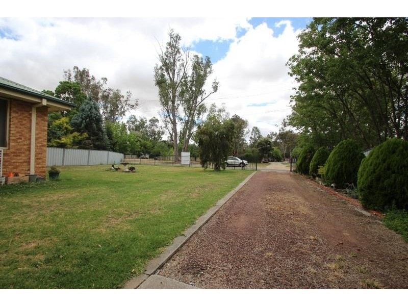 90 Huon Street, Jindera NSW 2642