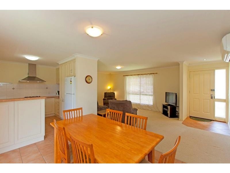 2/328 Kooba Street, North Albury NSW 2640