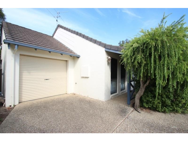 3/11 Graetz Court, Lavington NSW 2641