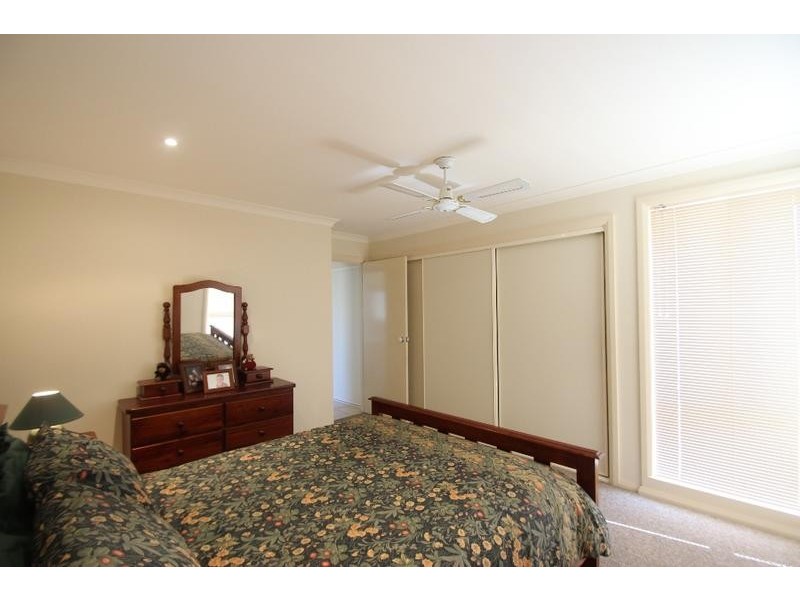 2/13 Rachel Court, Lavington NSW 2641