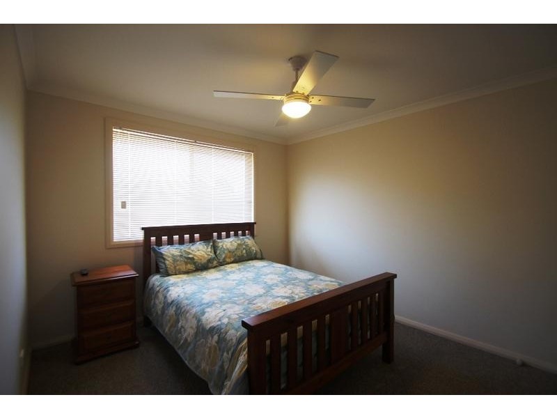 2/13 Rachel Court, Lavington NSW 2641