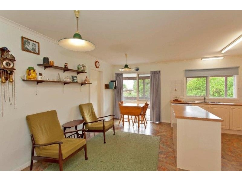 276 Desmond Street, Lavington NSW 2641