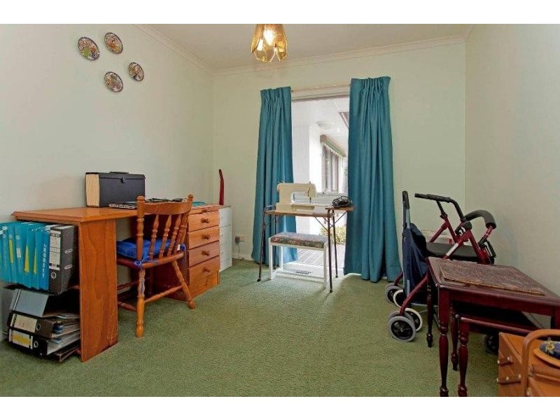 276 Desmond Street, Lavington NSW 2641