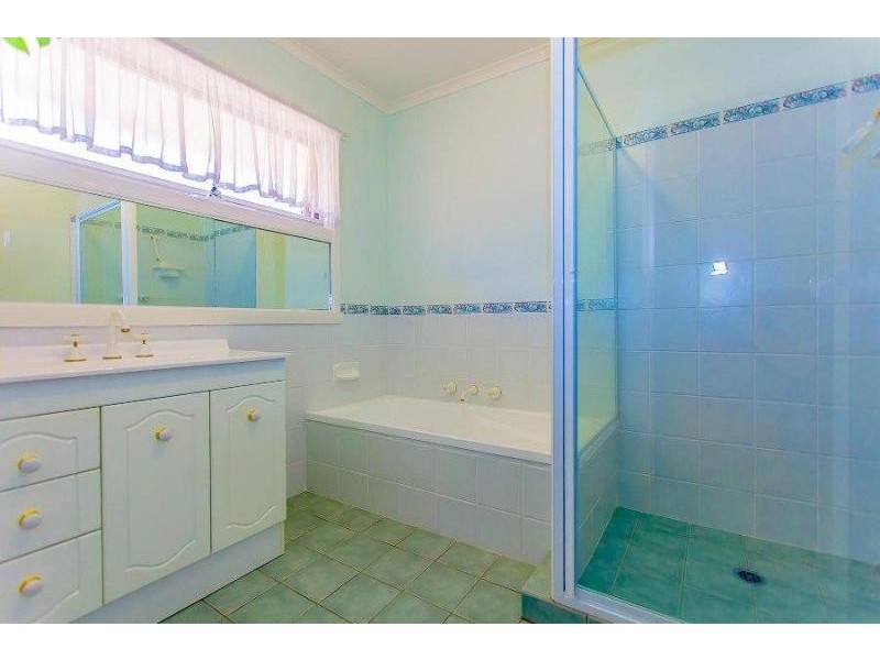 276 Desmond Street, Lavington NSW 2641