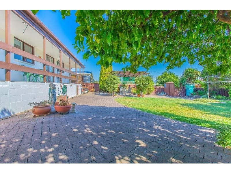 276 Desmond Street, Lavington NSW 2641