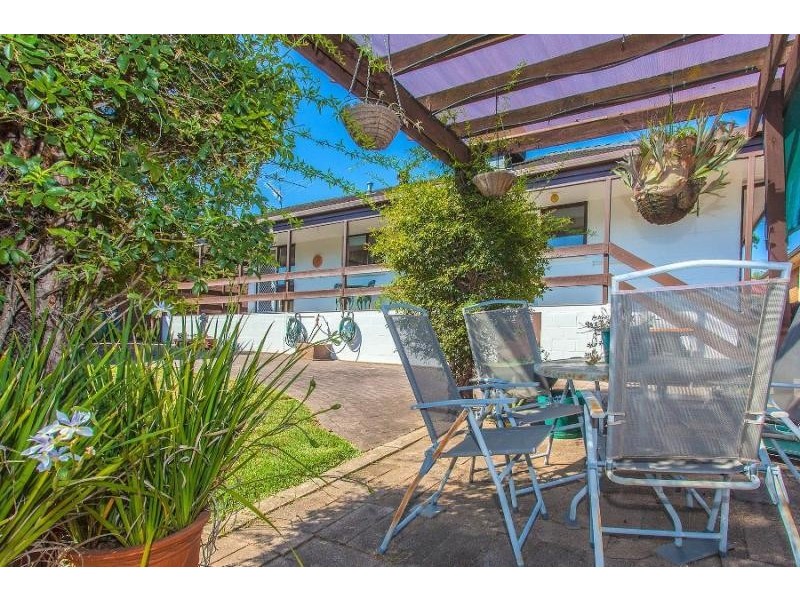 276 Desmond Street, Lavington NSW 2641