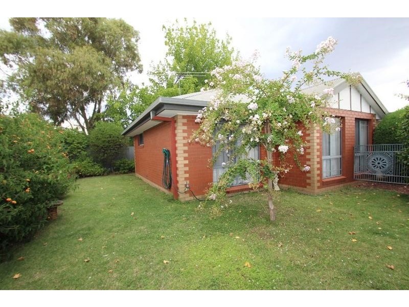 2/818 Elmore St, North Albury NSW 2640
