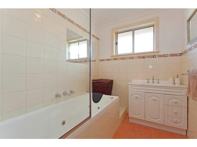 1074 Koonwarra Street, North Albury NSW 2640