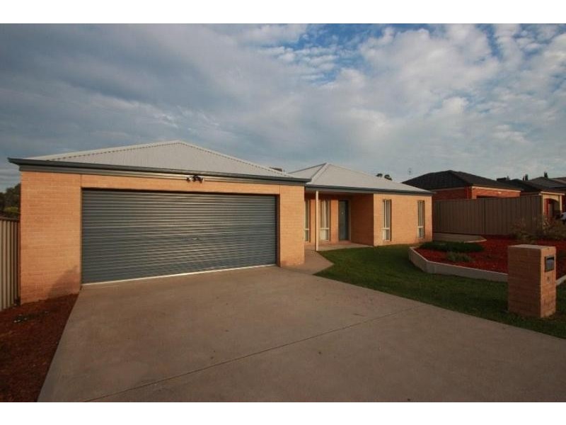 10 Mountain Way, Lavington NSW 2641