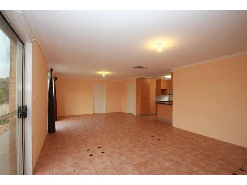 10 Mountain Way, Lavington NSW 2641