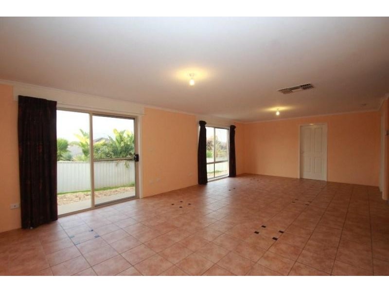 10 Mountain Way, Lavington NSW 2641