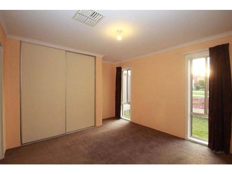 10 Mountain Way, Lavington NSW 2641