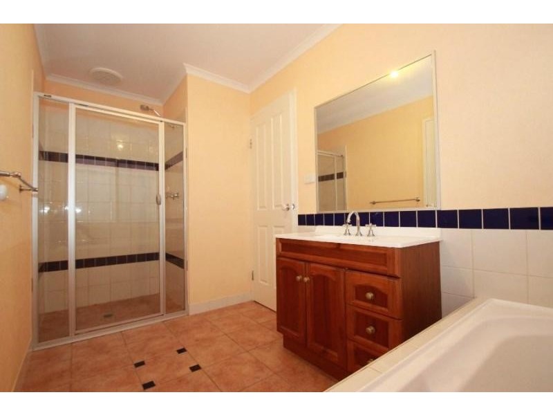 10 Mountain Way, Lavington NSW 2641